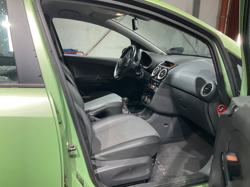 Opel Corsa 1.2 Innovation "110 Jahre" 2009 – снимка 3