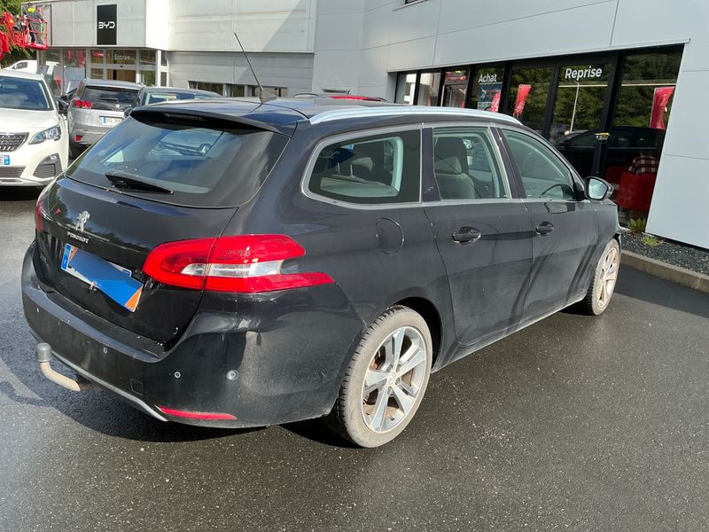 Peugeot 308 1.2 e-THP Allure 2015 – снимка 2