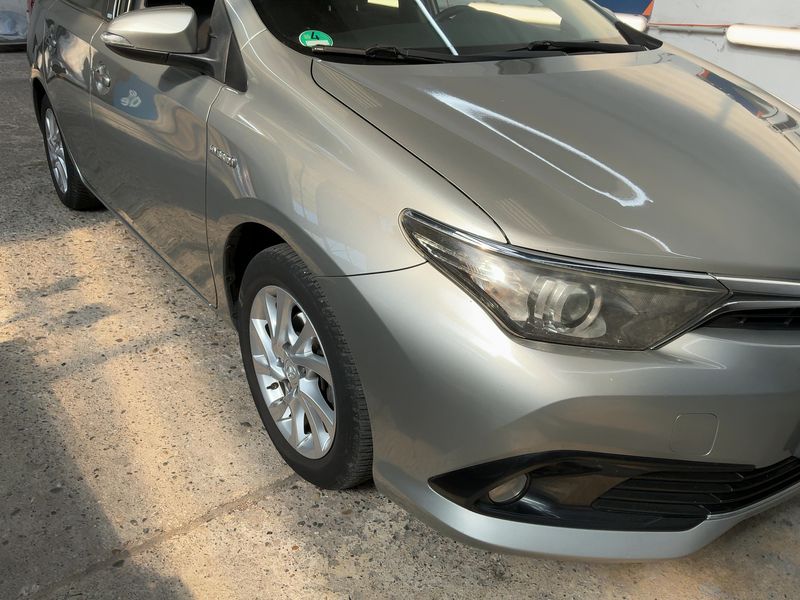 Toyota Auris Touring Sports 1.8 Hybrid Edition-S 2016 – снимка 12