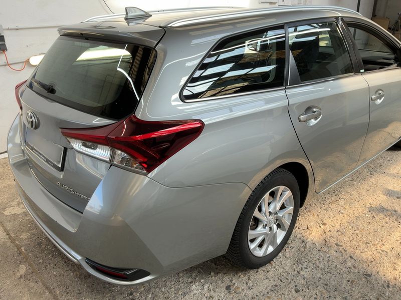 Toyota Auris Touring Sports 1.8 Hybrid Edition-S 2016 – снимка 8