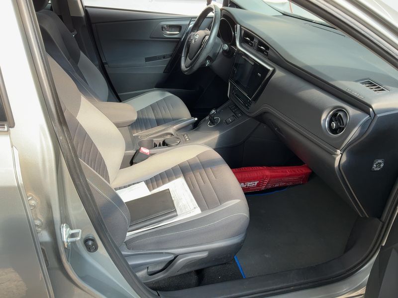 Toyota Auris Touring Sports 1.8 Hybrid Edition-S 2016 – снимка 16