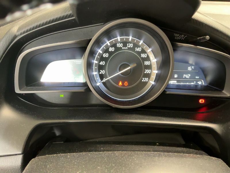 Mazda 2 1.5 Skyactiv-G Mild-Hybrid Center-Line 2015 – снимка 18