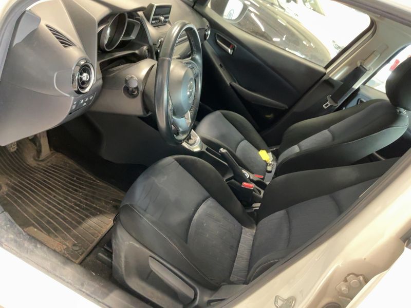 Mazda 2 1.5 Skyactiv-G Mild-Hybrid Center-Line 2015 – снимка 16