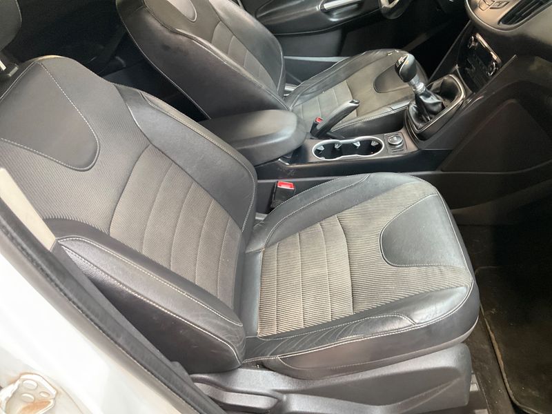 Ford Kuga 2.0 TDCi Titanium 2014 – снимка 27