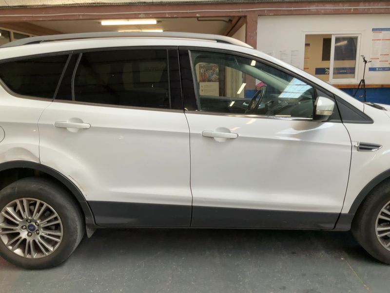Ford Kuga 2.0 TDCi Titanium 2014 – снимка 10