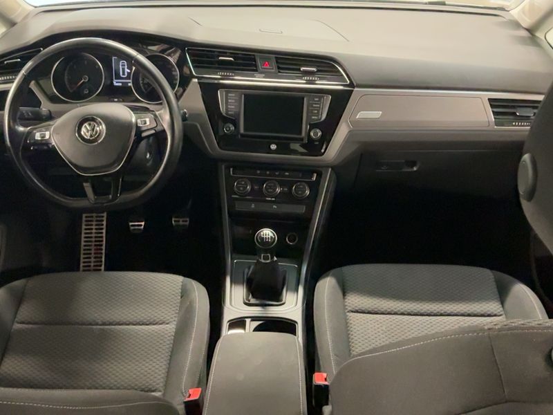 Volkswagen Touran 2.0 TDI Comfortline BlueMotion Tech 2015 – снимка 17