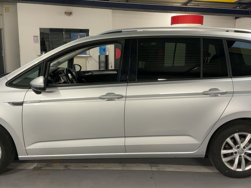 Volkswagen Touran 2.0 TDI Comfortline BlueMotion Tech 2015 – снимка 4
