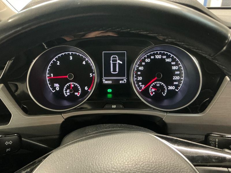 Volkswagen Touran 2.0 TDI Comfortline BlueMotion Tech 2015 – снимка 18