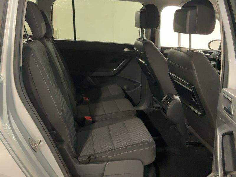 Volkswagen Touran 2.0 TDI Comfortline BlueMotion Tech 2015 – снимка 19