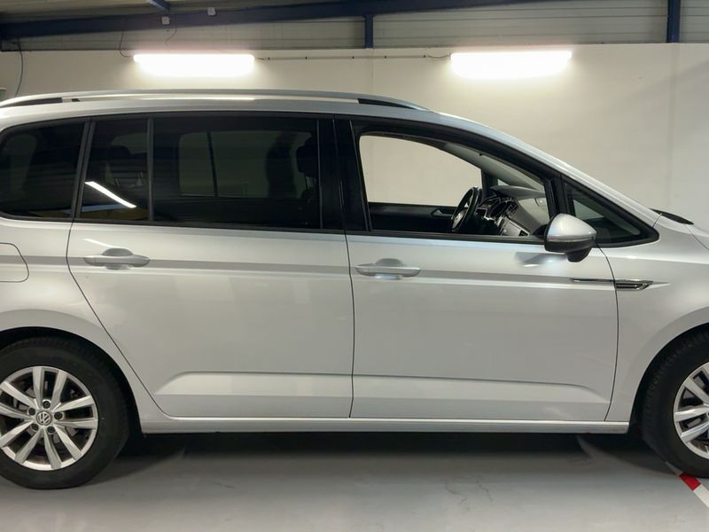 Volkswagen Touran 2.0 TDI Comfortline BlueMotion Tech 2015 – снимка 10