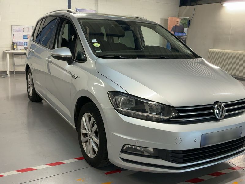 Volkswagen Touran 2.0 TDI Comfortline BlueMotion Tech 2015 – снимка 12