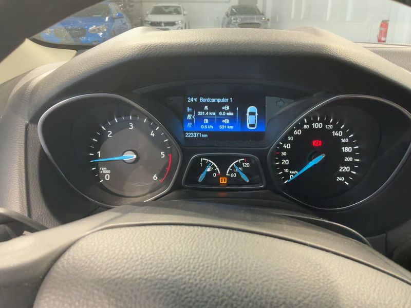 Ford Focus 1.5 TDCi Titanium 2016 – снимка 19