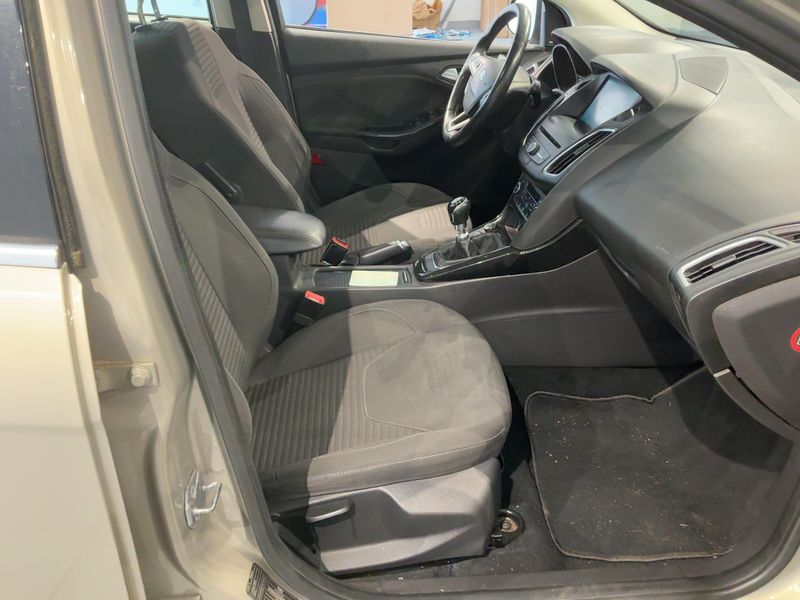 Ford Focus 1.5 TDCi Titanium 2016 – снимка 17