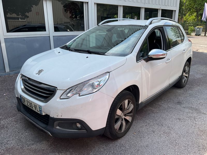 Peugeot 2008 1.2 PureTech Allure 2015 – снимка 1