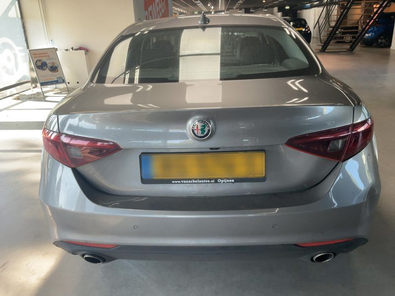 Alfa Romeo Giulia 2.2 JTDM Super 2017 – снимка 7