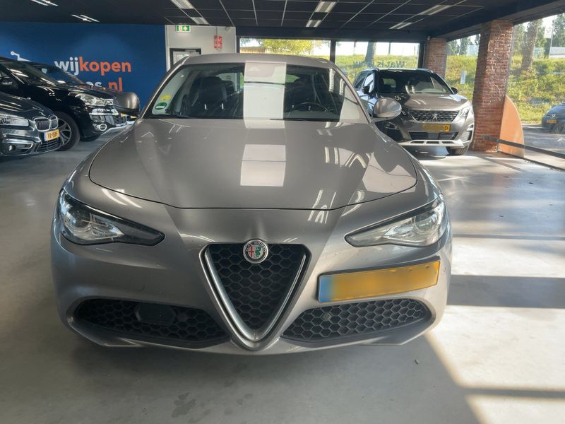 Alfa Romeo Giulia 2.2 JTDM Super 2017 – снимка 14