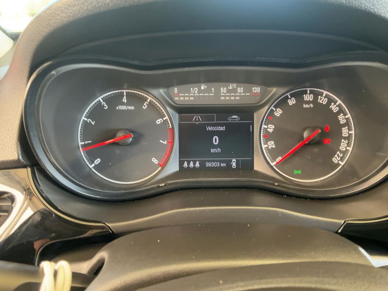 Opel Corsa 1.4 Color Edition 2018 – снимка 18