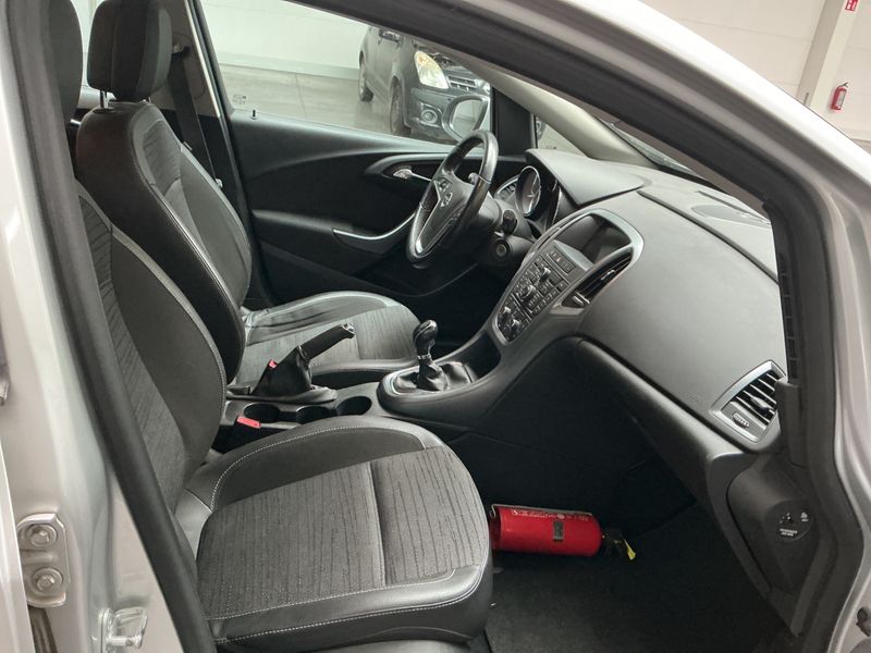Opel Astra 1.6 CDTI DPF Selection 2014 – снимка 3