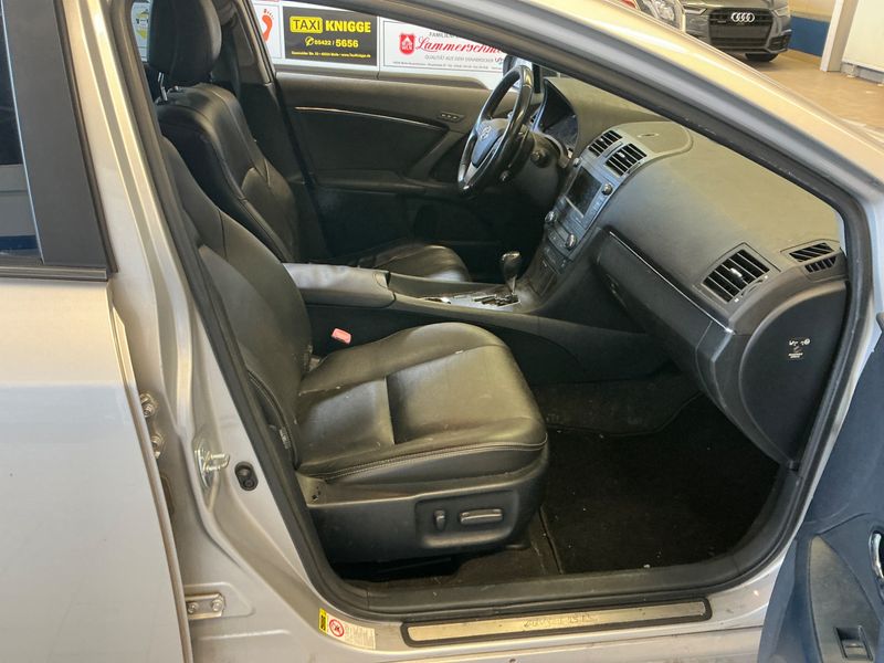 Toyota Avensis 2.2 D-4D TEC-Edition 2009 – снимка 3