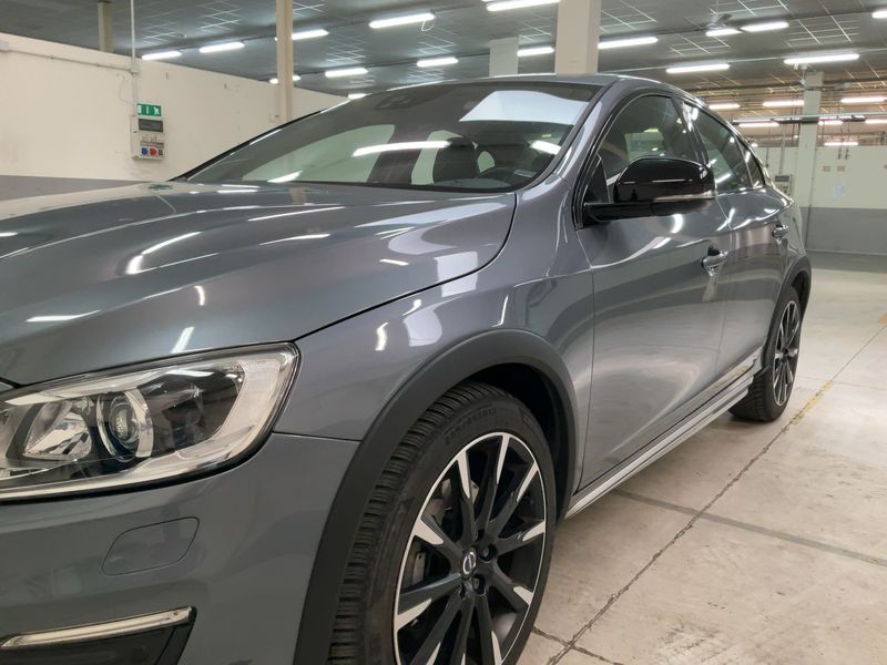 Volvo S60 Cross Country 2.4 D4 Summum AWD 2016 – снимка 2
