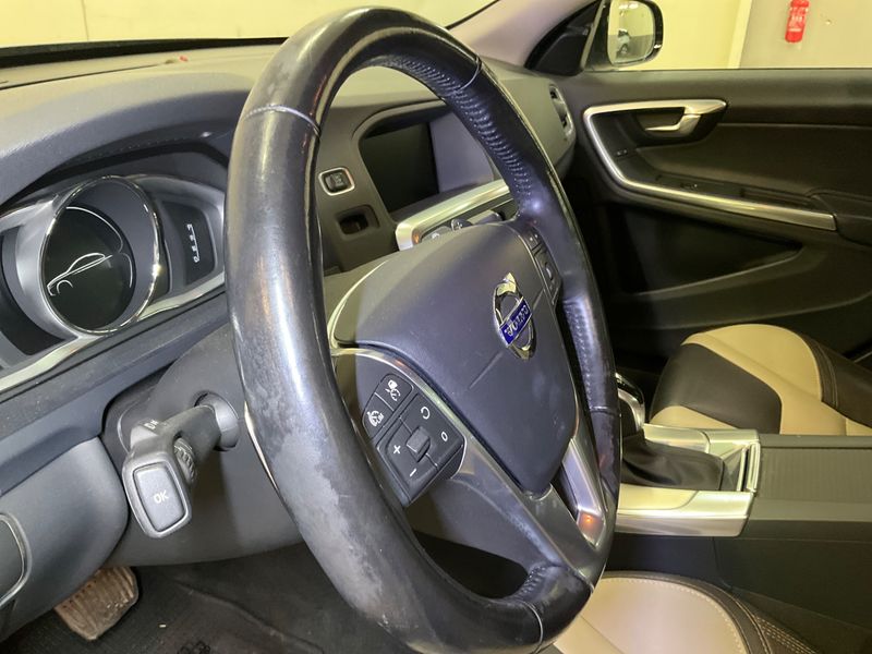 Volvo S60 Cross Country 2.4 D4 Summum AWD 2016 – снимка 22