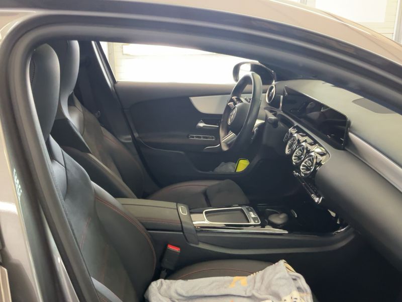 Mercedes-Benz A-Klasse A 250 Mild-Hybrid 4Matic AMG Line 2023 – снимка 16