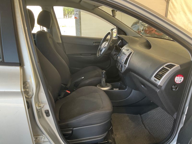 Hyundai i20 1.2 Comfort 2009 – снимка 3