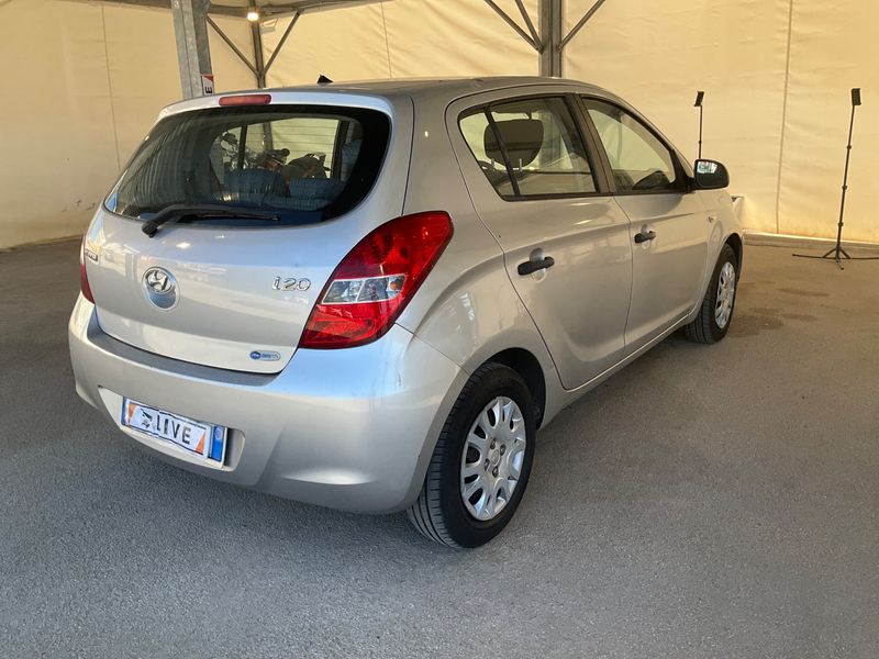 Hyundai i20 1.2 Comfort 2009 – снимка 2