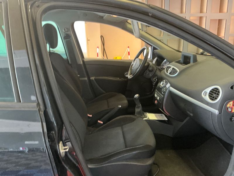 Renault Clio 1.2 Dynamique 2012 – снимка 3