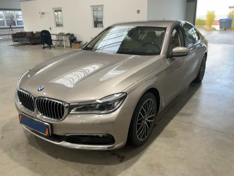 BMW 7er 750i xDrive 2017 – снимка 1