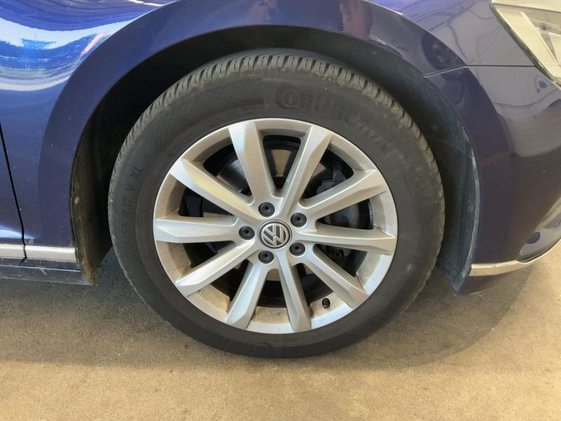 Volkswagen Passat 2.0 TDI Highline BlueMotion Tech 2018 – снимка 11