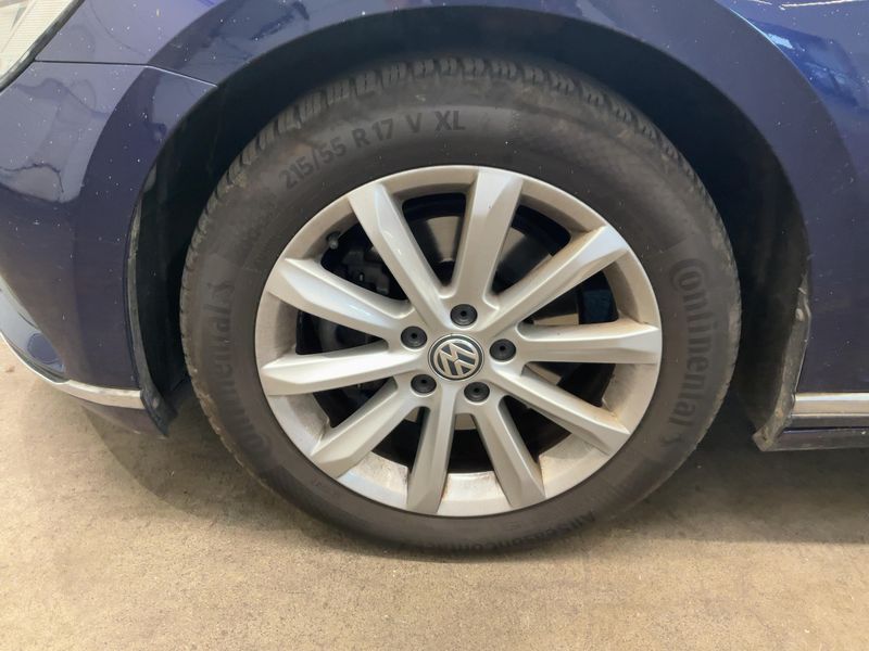 Volkswagen Passat 2.0 TDI Highline BlueMotion Tech 2018 – снимка 3