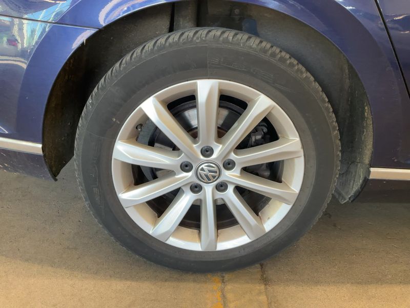 Volkswagen Passat 2.0 TDI Highline BlueMotion Tech 2018 – снимка 9