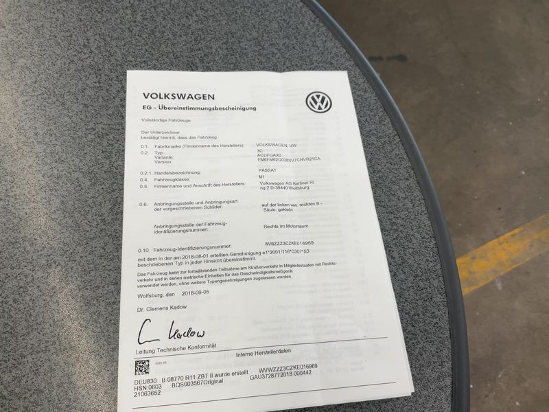 Volkswagen Passat 2.0 TDI Highline BlueMotion Tech 2018 – снимка 21