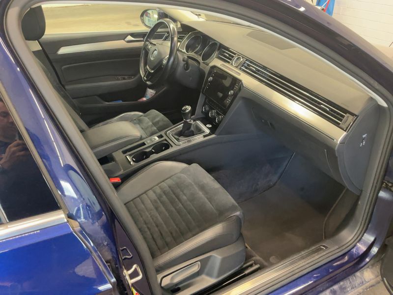 Volkswagen Passat 2.0 TDI Highline BlueMotion Tech 2018 – снимка 16