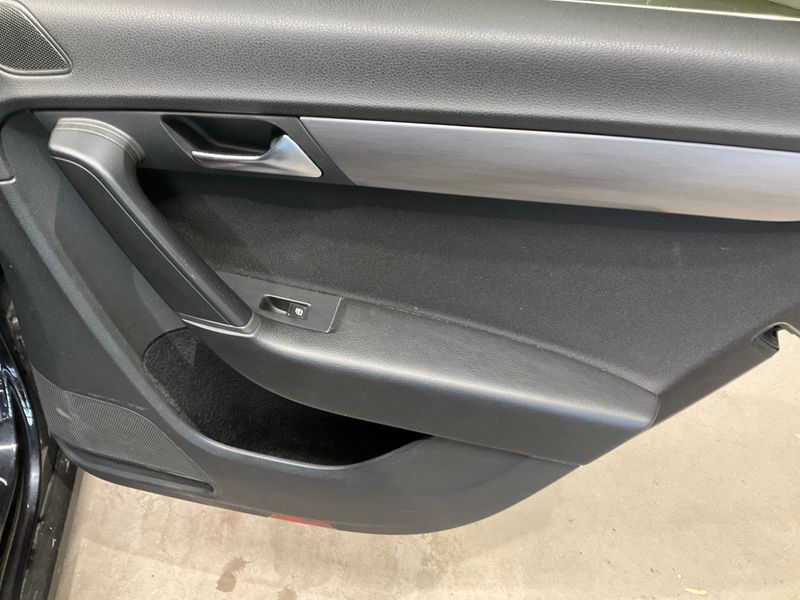 Volkswagen Passat 2.0 TDI Comfortline BlueMotion Tech 2012 – снимка 30