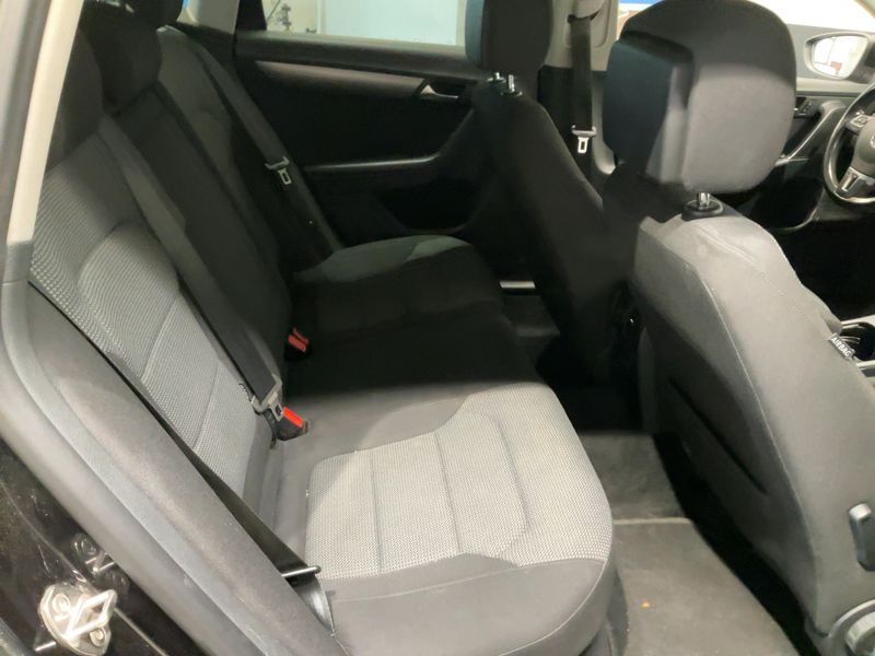 Volkswagen Passat 2.0 TDI Comfortline BlueMotion Tech 2012 – снимка 19