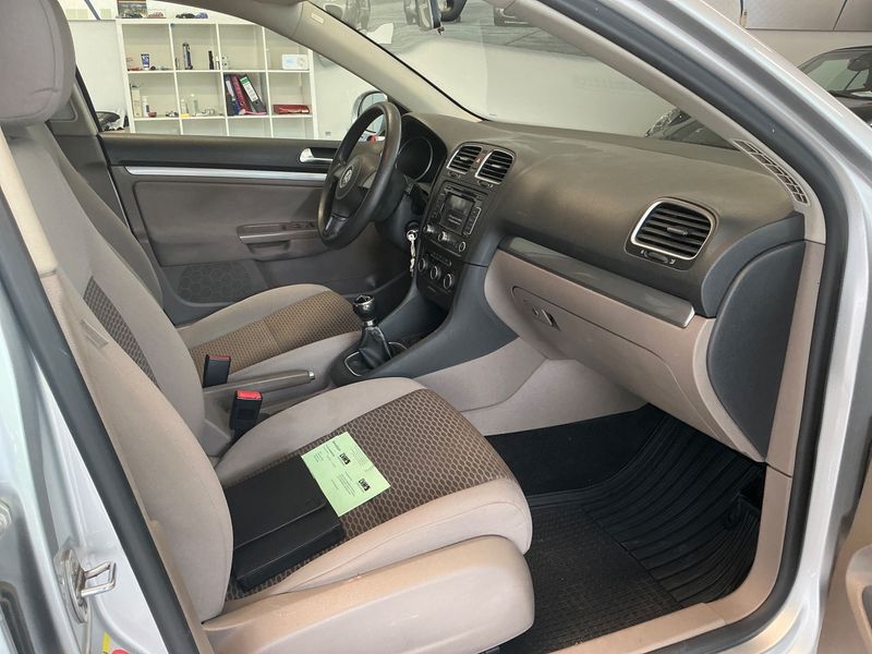 Volkswagen Golf VI 1.6 TDI Trendline 2011 – снимка 3