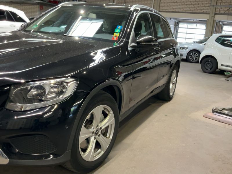 Mercedes-Benz GLC-Klasse GLC 220 4Matic Exclusive 2017 – снимка 2