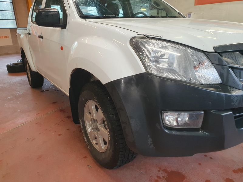 Isuzu D-MAX 2.5 Twin Turbodiesel Double Cab Basis 4WD 2016 – снимка 53