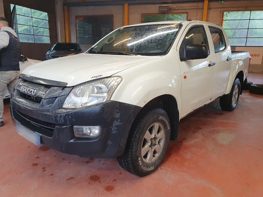 Isuzu D-MAX 2.5 Twin Turbodiesel Double Cab Basis 4WD 2016 – снимка 1