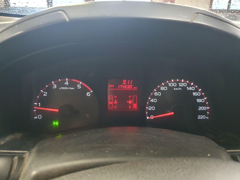 Isuzu D-MAX 2.5 Twin Turbodiesel Double Cab Basis 4WD 2016 – снимка 18