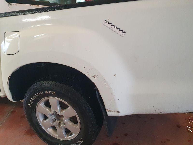 Isuzu D-MAX 2.5 Twin Turbodiesel Double Cab Basis 4WD 2016 – снимка 36