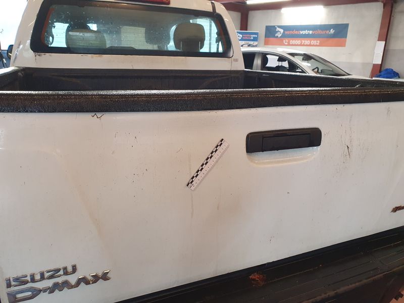 Isuzu D-MAX 2.5 Twin Turbodiesel Double Cab Basis 4WD 2016 – снимка 47