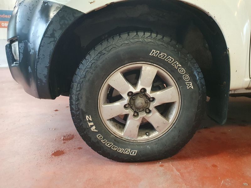 Isuzu D-MAX 2.5 Twin Turbodiesel Double Cab Basis 4WD 2016 – снимка 3