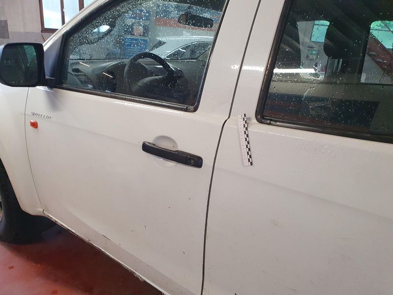 Isuzu D-MAX 2.5 Twin Turbodiesel Double Cab Basis 4WD 2016 – снимка 24
