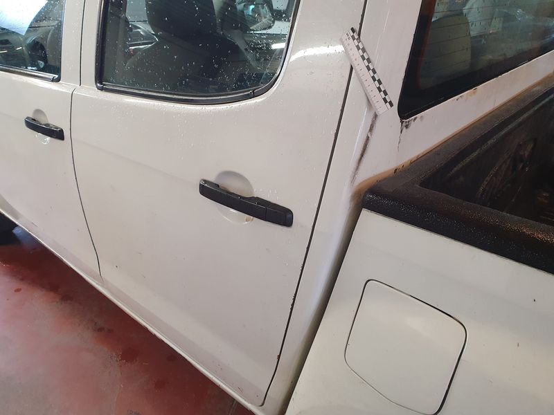 Isuzu D-MAX 2.5 Twin Turbodiesel Double Cab Basis 4WD 2016 – снимка 25