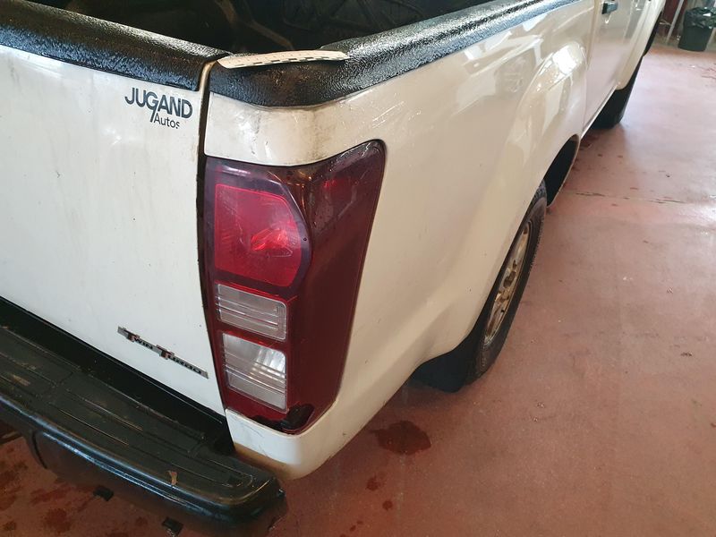 Isuzu D-MAX 2.5 Twin Turbodiesel Double Cab Basis 4WD 2016 – снимка 48