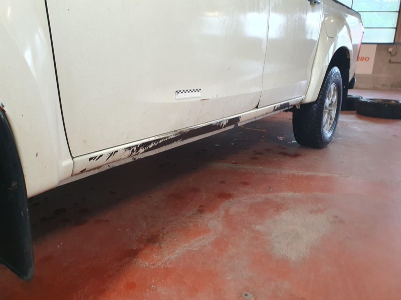 Isuzu D-MAX 2.5 Twin Turbodiesel Double Cab Basis 4WD 2016 – снимка 30
