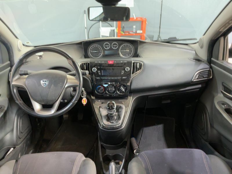 Lancia Ypsilon 1.2 Gold 2013 – снимка 17